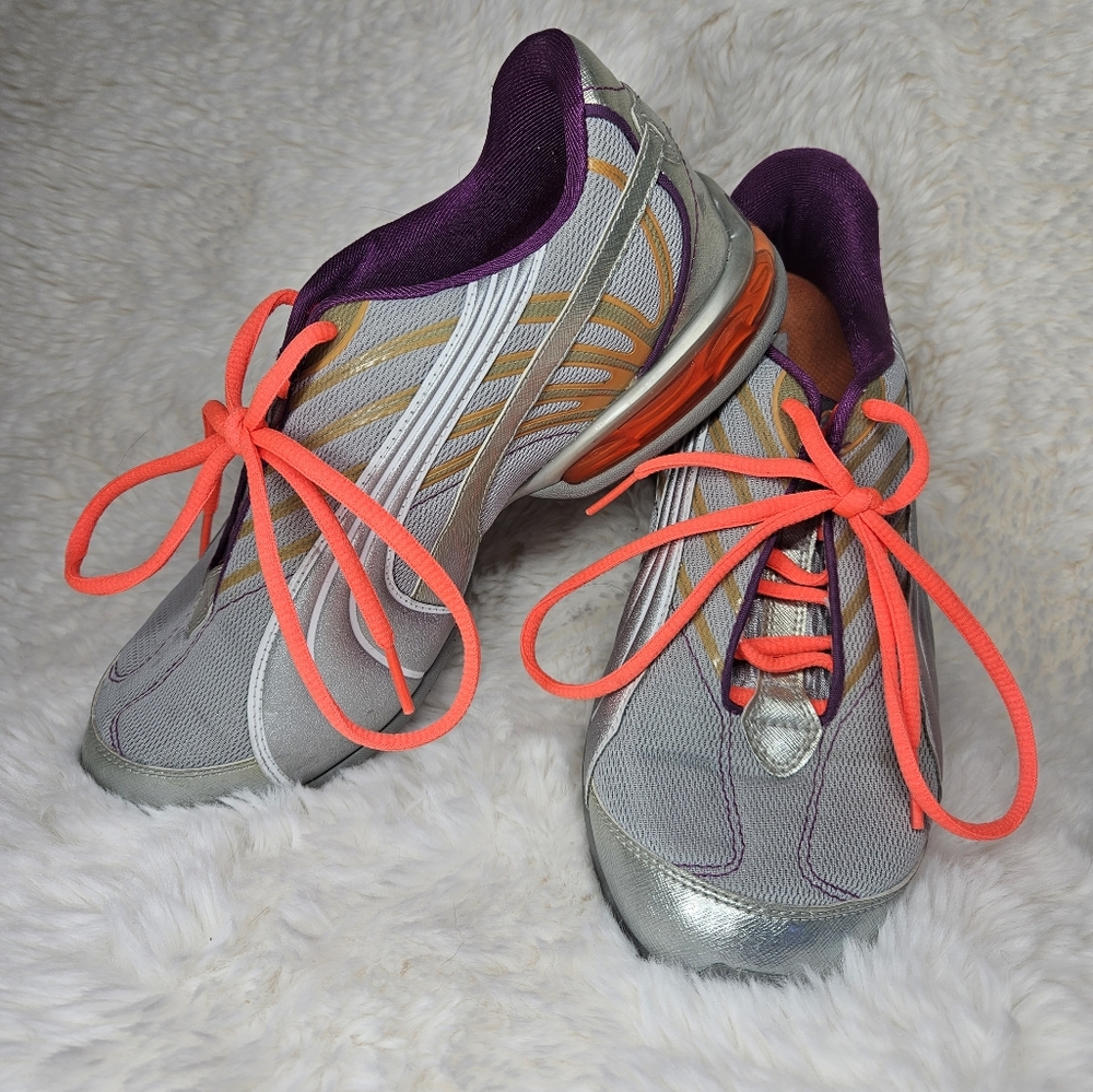 Silver Pumas